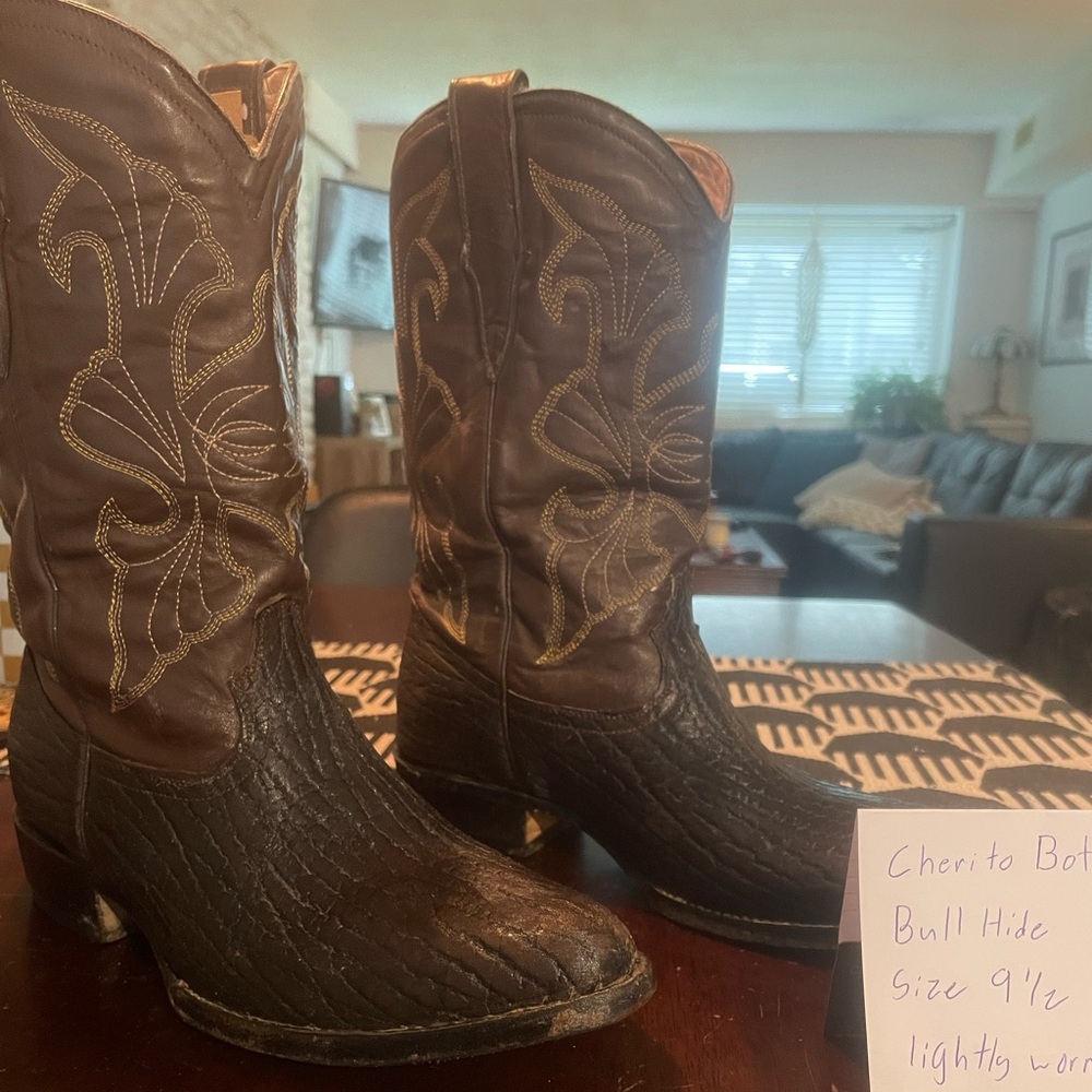 Bull hide cowboy boots 9 1/2